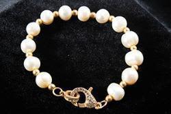 Blazin Roxx-Bracelet Pearl and Gold Beads